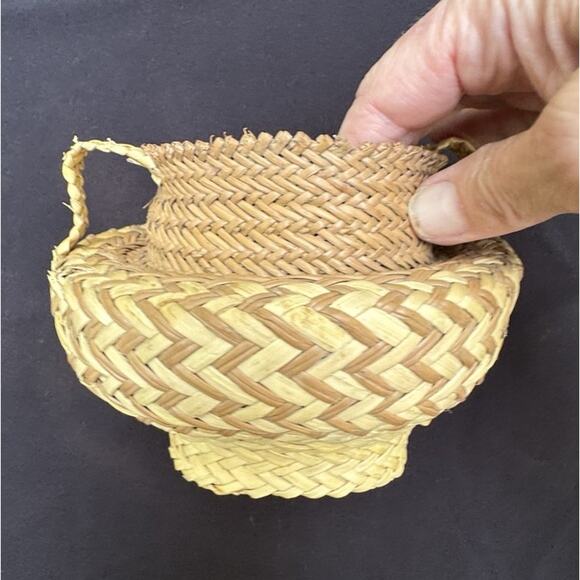 Native American Hand Woven Pine Needle Basket -W/Handles 5” Tall -C9 - Picture 6 of 9